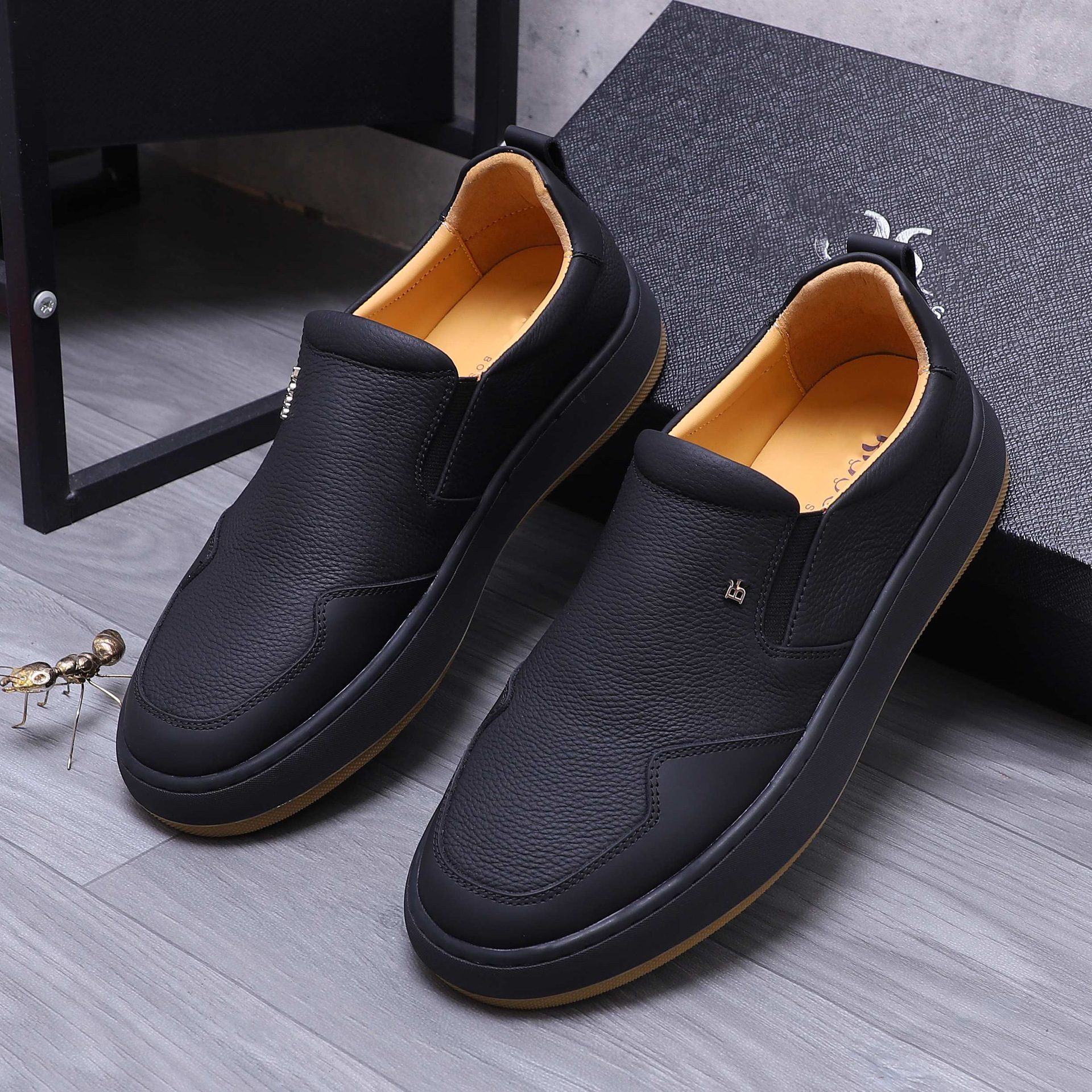 Men's Genuine Leather Casual Shoes Comfortable Versatile Low-top_voghion.com