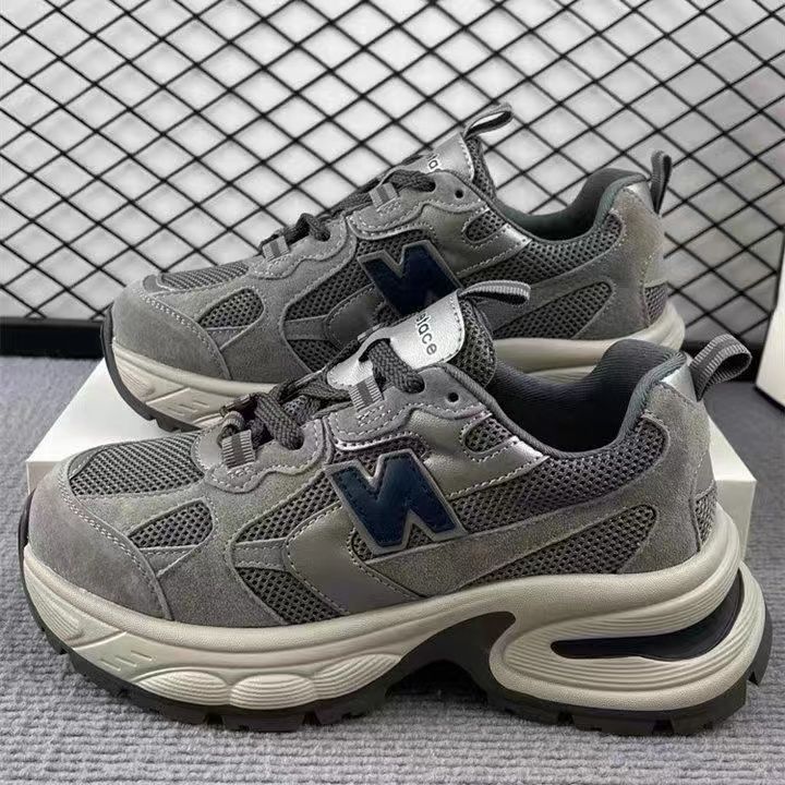 2024 primavera y otoño nuevo aumento de la parte inferior gruesa de cuero suave de alta gama zapatos de papá mujeres 7cm muffin pequeño zapatos casuales