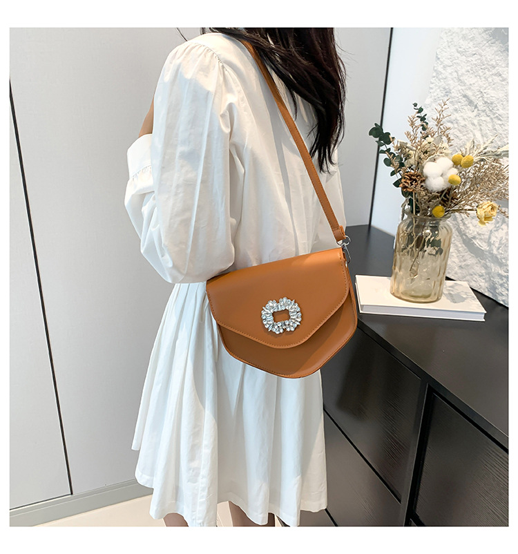 Borsa a tracolla singola con tracolla a triangolo alla moda alla moda 2024, nuova borsa da donna versatile con diamanti color caramella_voghion.com