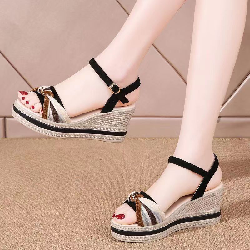 Sandalias de talón de verano para mujeres 2026 nuevo muffin fondo suave con un color con estudiantes antideslizantes sandalias ligeras para trabajar
