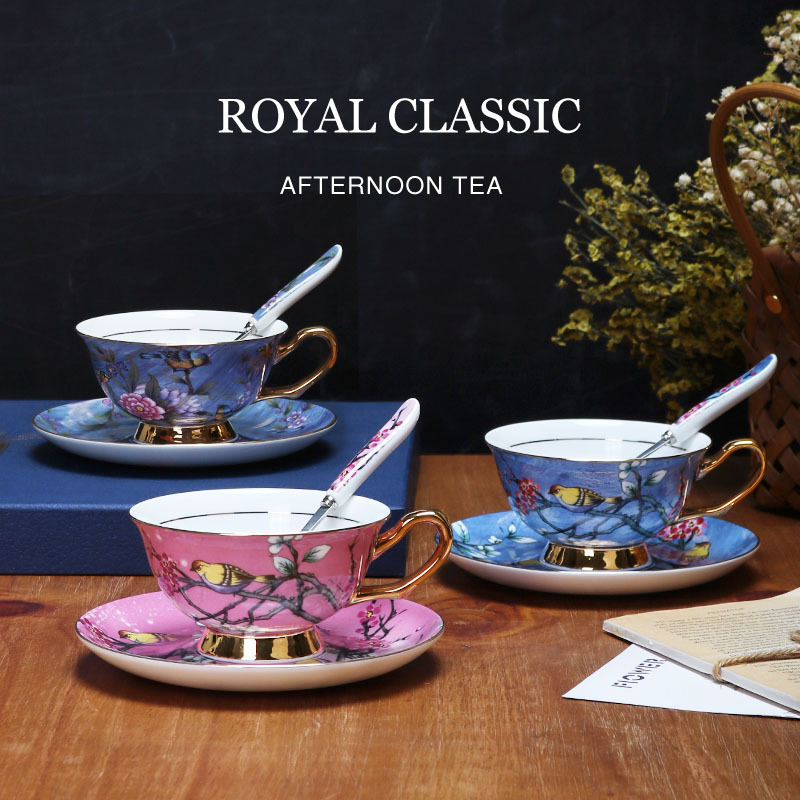 Luz de estilo europeo de lujo hueso China taza de café y platillo traje británico té de la tarde juego de gama alta exquisita novias regalo