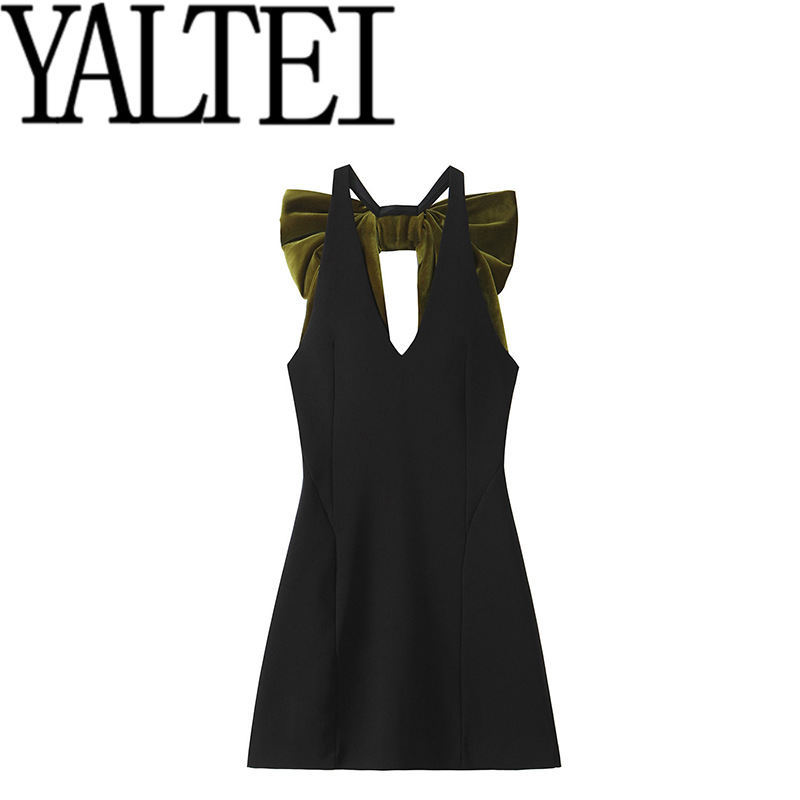 Autumn design fashionable velvet swan