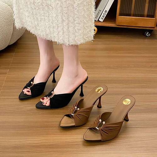 Elegant Sister Style Pointed-Toe Barefoot Pumps with Metal Buckle 2025 Summer New Arrival Women's Stylish Sexy Flat Sandals