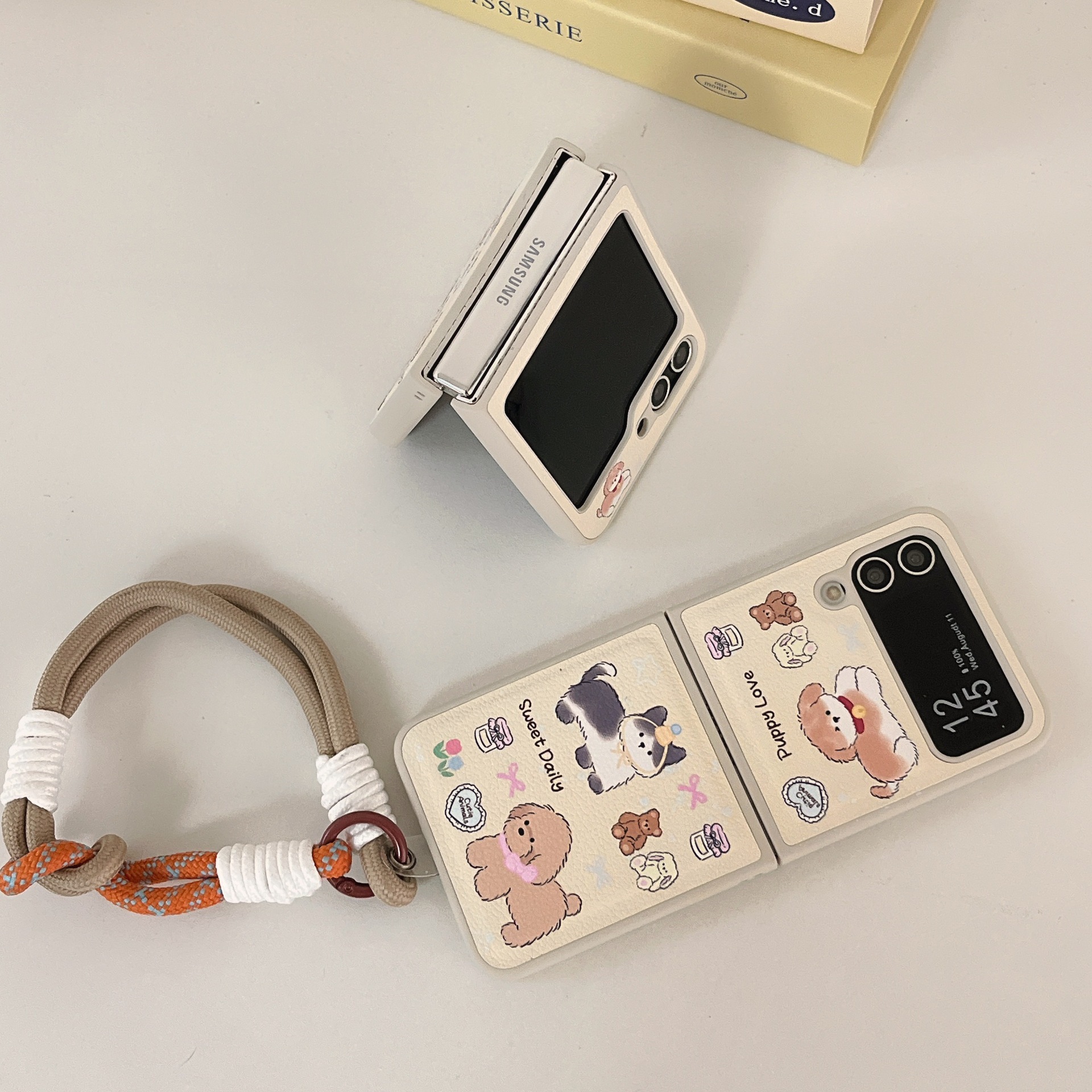 Cute Cartoon Dog Leather Phone Case for Samsung Z Flip5/Z Flip3/4 Folding Protective Case_voghion.com