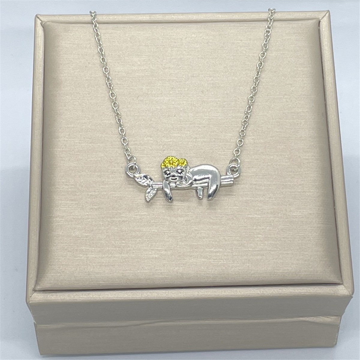 Heißer Verkauf Glänzende Gelbe Queue Sloh Anhänger Halskette, Modische Und Versaile frauen Tier Schmuck Zubehör_voghion.com