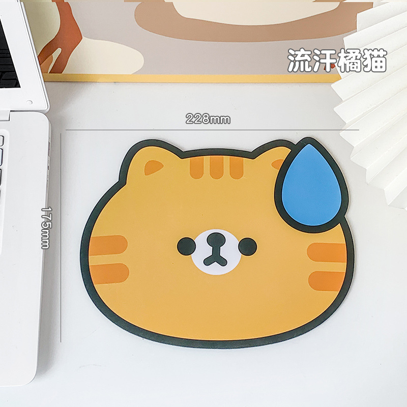 땀에 젖은 주황색 고양이 [마우스 패드]
