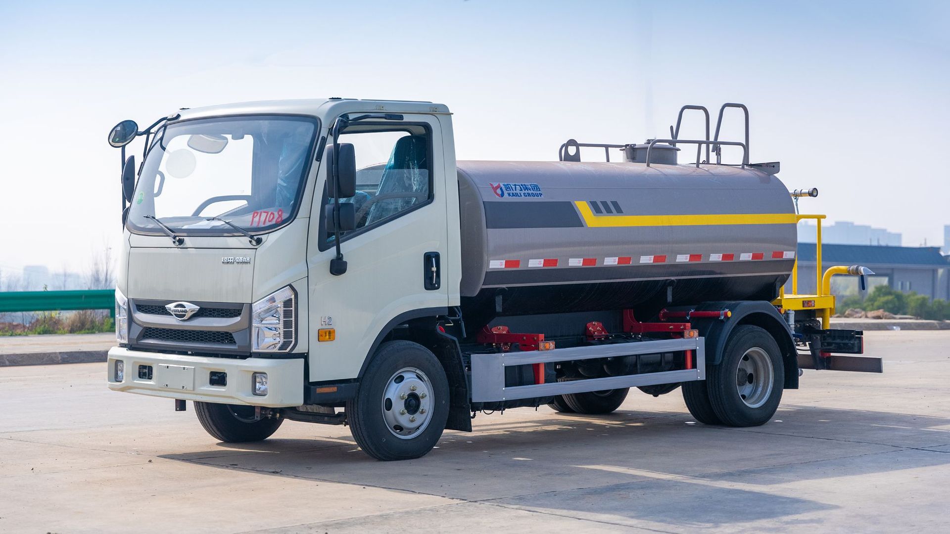 5 Square Meters Foton H2 Sprinkler Truck for Road Cleaning, Factory Site Sprinkling, Landscaping Sprinkler Truck