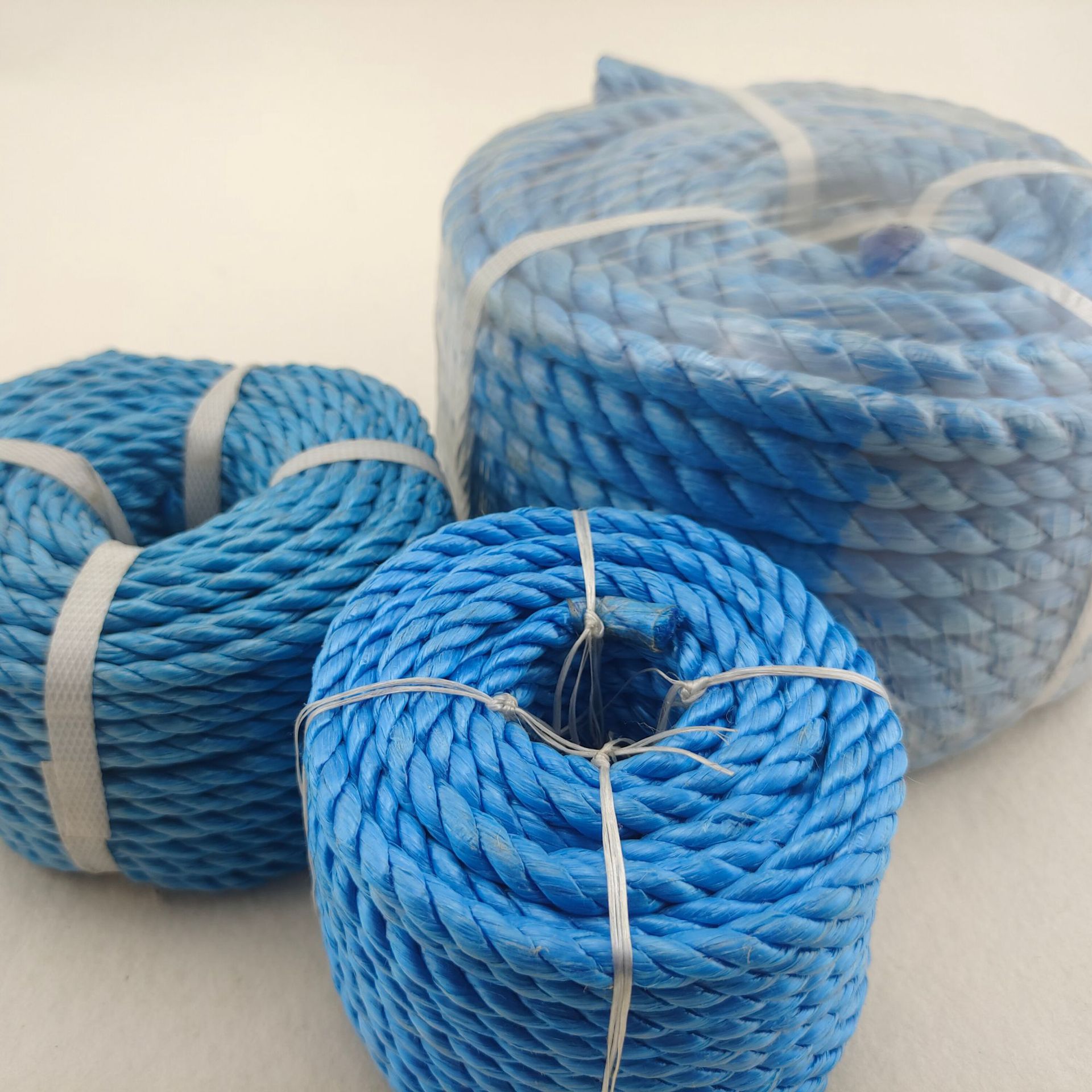 电讯施工现场用6mm聚丙烯撕裂膜三股加捻电缆牵引绳