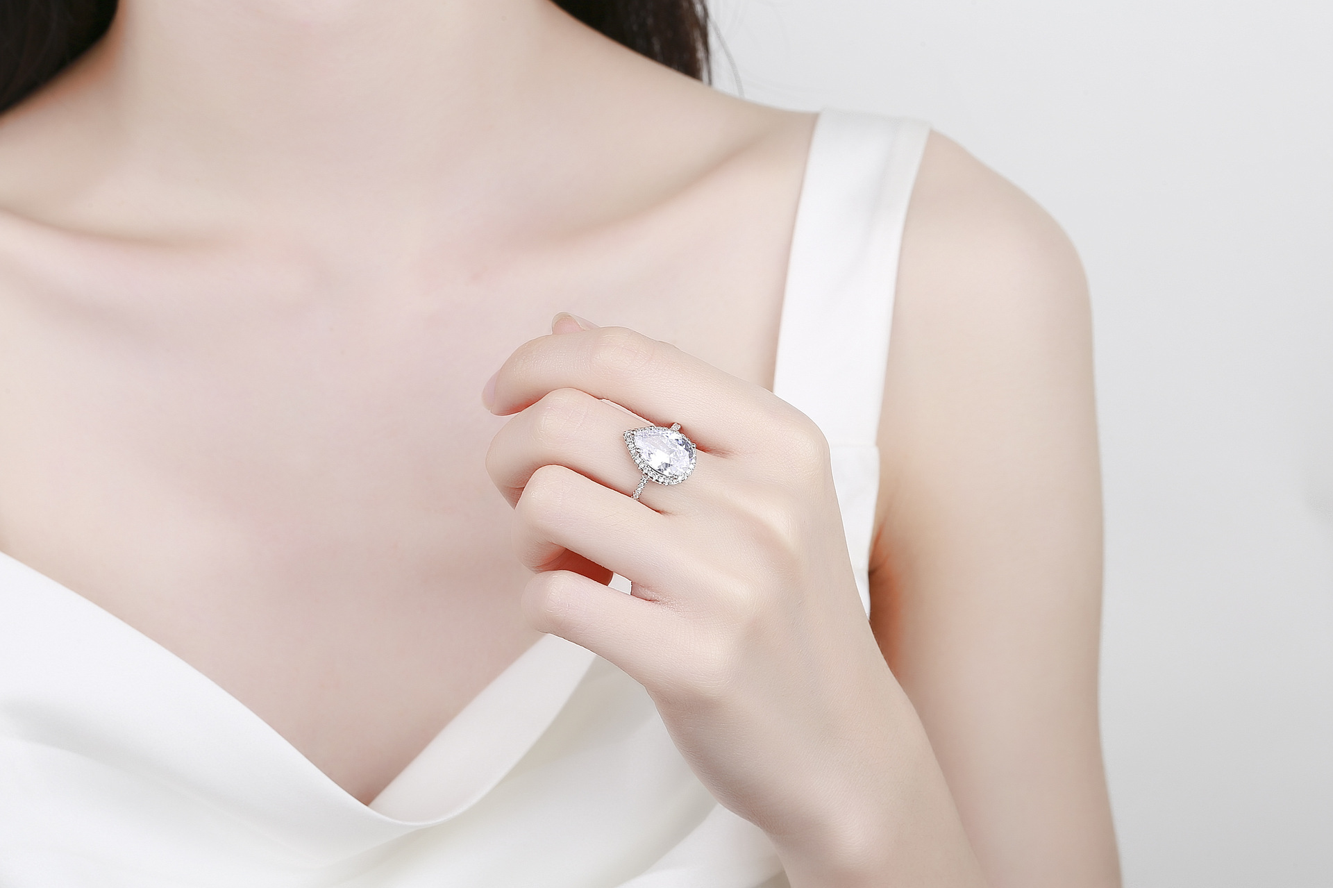 Elegant Geometric Copper Inlay Zircon Rings