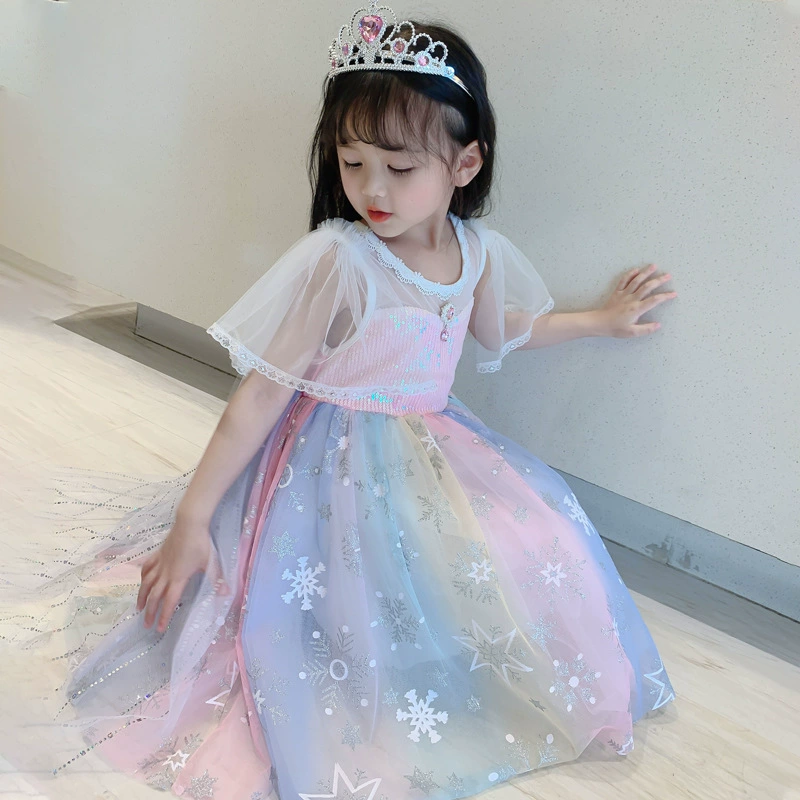 Летнее платье без рукавов для девочек, новинка 2025 года, супер-казуальное, в стиле принцессы, стильное сетчатое платье с пайетками для маленькой ведущей