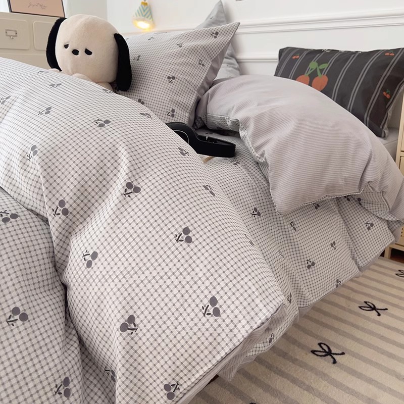 Juego de cuatro piezas de algodón de dibujos animados 2025 nuevo estilo 100 funda de edredón de algodón sábana estilo sábana ropa de cama de tres piezas 4