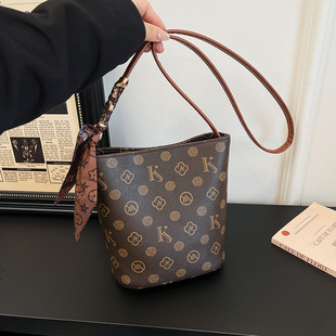 ���������ϻ�С����Ů����2026�¿�r�Іμ�б������e�n��ˮͰ��