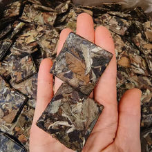 ��������ɽ��ϰײ�С��Ƭ�ڸд���������С��Ƭɢ���~���b