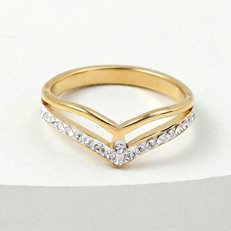 Joyería de acero inoxidable estilo coreano transfronterizo irregular corona de oro con incrustaciones de arcilla diamante anillo de acero de titanio fábrica al por mayor image 4