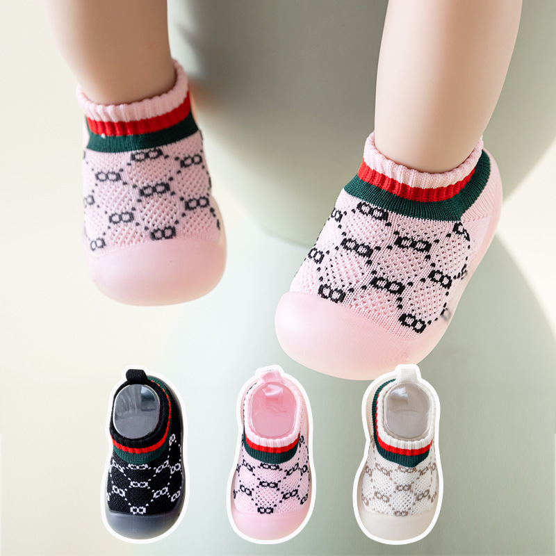 Primavera y verano zapatos para bebés nuevos zapatos para bebés con suela suave, zapatos antideslizantes para niños y niñas para niños pequeños y medianos.