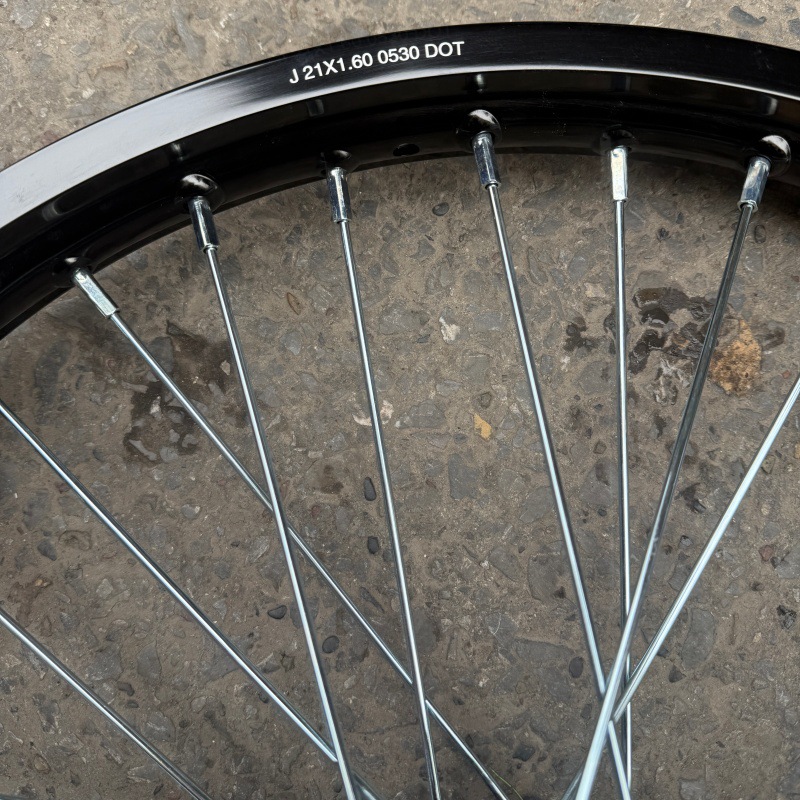 Ultra Bee front modified 1.60-21 wheel hub assembly, 7 series aluminum alloy rims, Ultra Bee enlarged 21-inch wheel hub