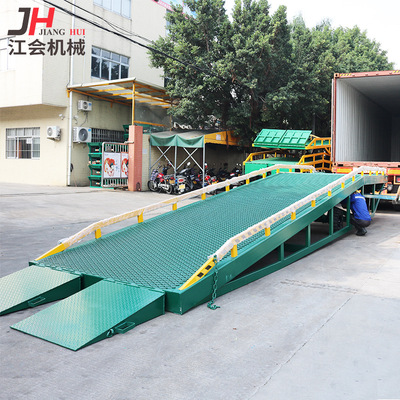 Manufactor supply Mobile The boarding bridge Forklift Container Hydraulic pressure Discharge cargo platform 10 Loading and unloading The boarding bridge