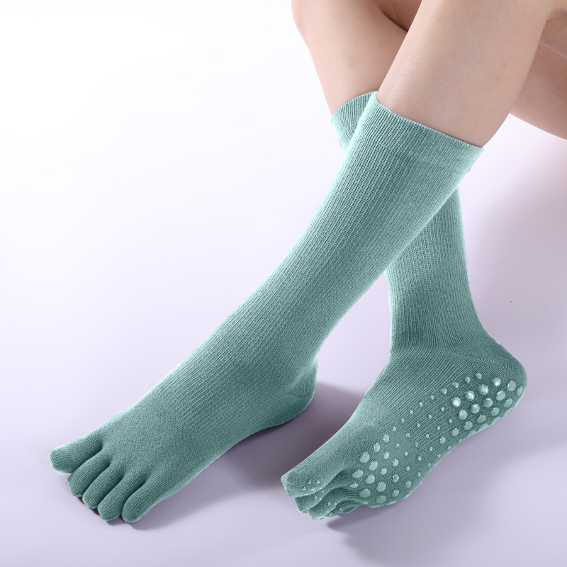 2021 autumn and winter new cross-border long yoga socks five-finger socks professional warm calf socks sports Pilates socks 2021 autumn and winter new cross-border long yoga socks five-finger socks professional warm calf socks sports Pilates socks