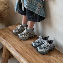 2025秋季新款童鞋男童轻便舒适运动跑步鞋韩版洋气百搭女童老爹鞋