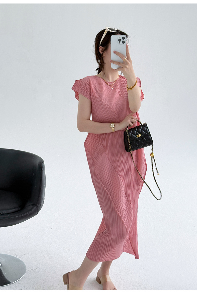 Đầm maxi nữ tay ngắn thiết kế xếp ly Issey Miyake ôm eo — màu đen chi tiết 14