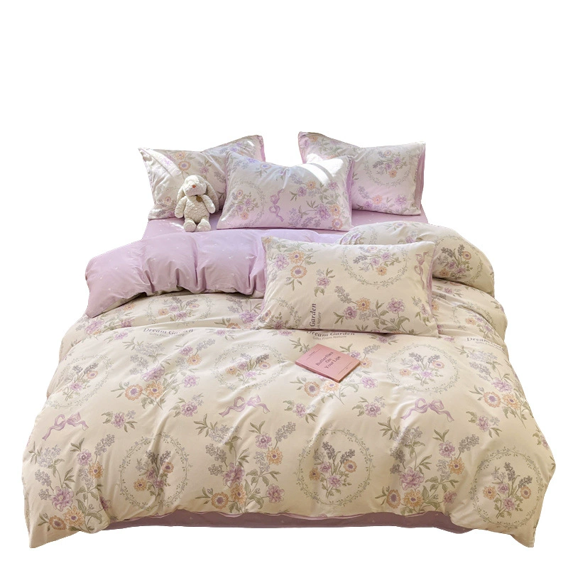 Хлопковое универсальное пододеяльник/наволочка? холодный уточнение: duvet cover = пододеяльник. Autumn = осень. So: "Хлопковое универсальное пододеяльник для осени"