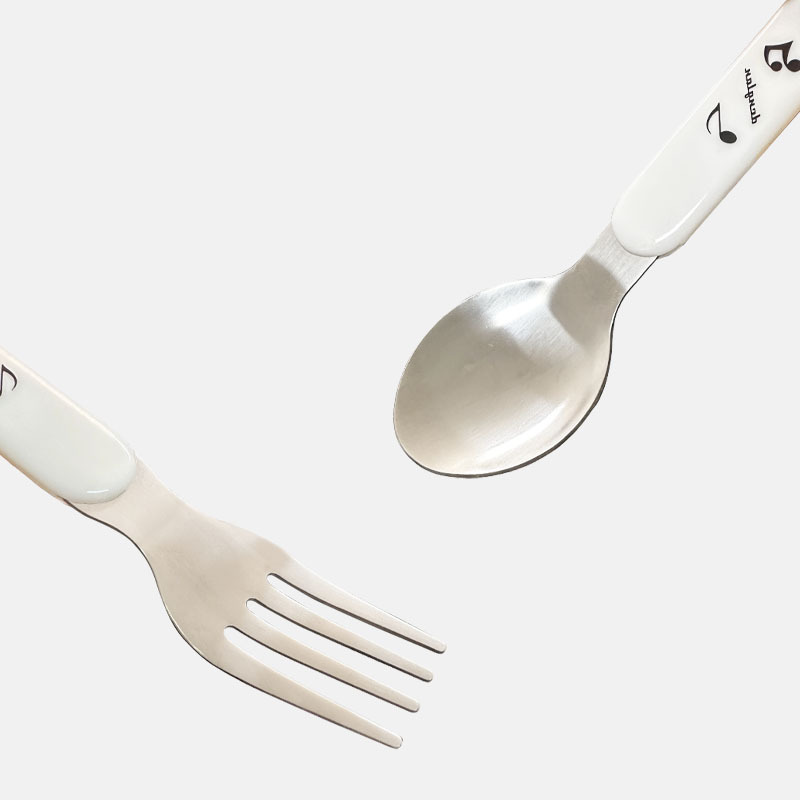 ��ͯѧ�Է�ѵ���;�������ʳ����ֵ����Ӳ��������ױ�Я��Сѧ��