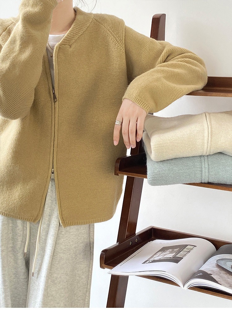 Sanfter und lässiger einfarbiger Pullover für Damen, Herbst 2024, neuer Stil im Westernstil, altersreduzierender V-Ausschnitt, Doppelreißverschluss_voghion.com