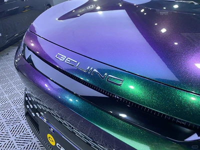Auto Color Change Film, Glossy Diamond Chameleon Color Changing - pb-4009-glossy-diamond-purple-charm-green-15217-pet-bottom