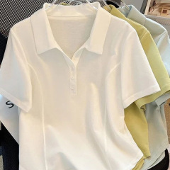 大きいサイズの婦人服の純色の肩は年齢を減らしますPoloの襟のデザイン感の半袖のtシャツのゆったりしている肉を遮って百合はやせている上着を現します。