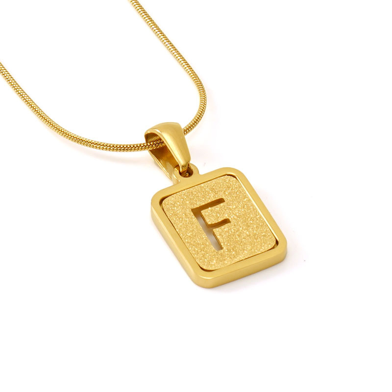 Nicho de moda europea y americana Cadena de hueso de serpiente 18K carta collar femenino transfronterizo de acero de titanio Arena-presionado carta colgante joyería al por mayor