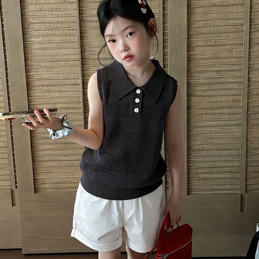 Knitted summer clothing