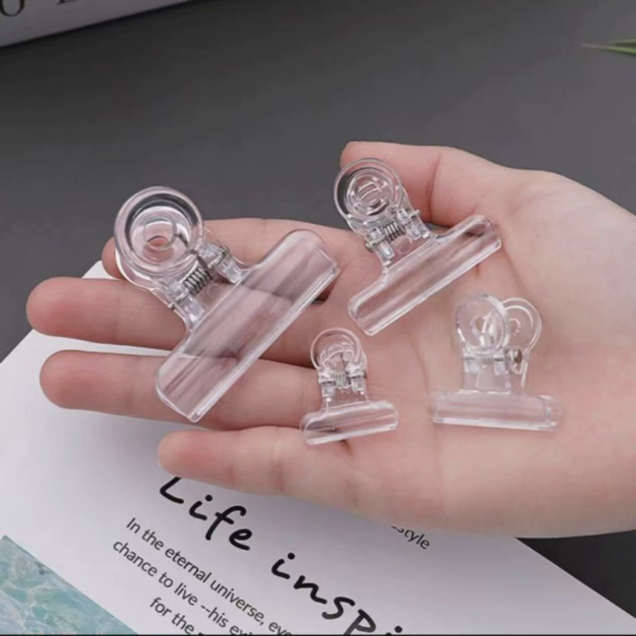 Transparent high quality kitchen tongs for elementary school students, storage system for documents, simple and elegant design
