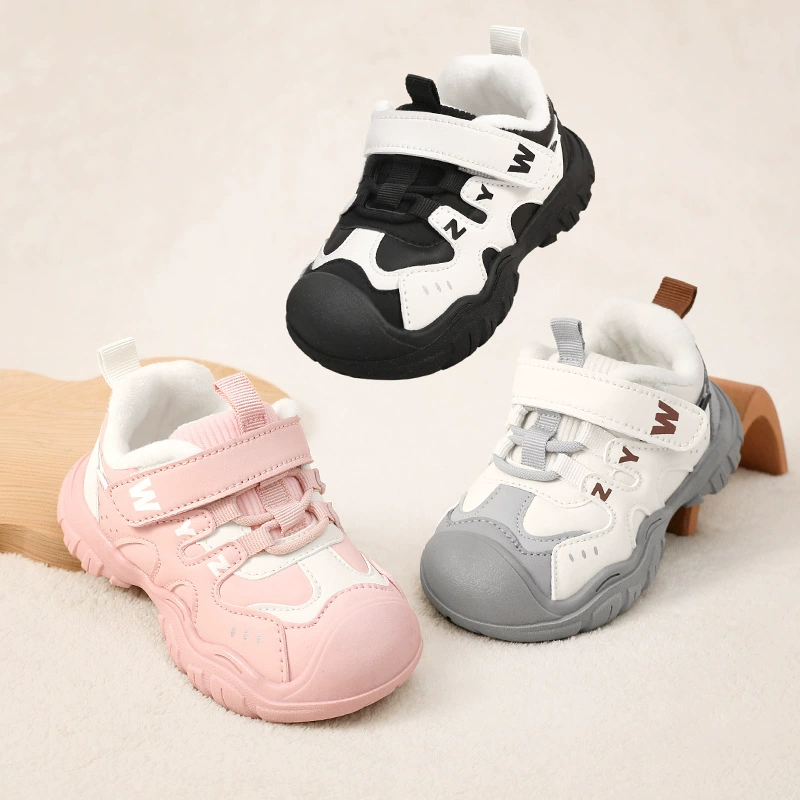 2024 детская ходунка обувь машина обувь осень-зима мальчик мягкая подошва нескользящая детская обувь дышащая детская спортивная обувь