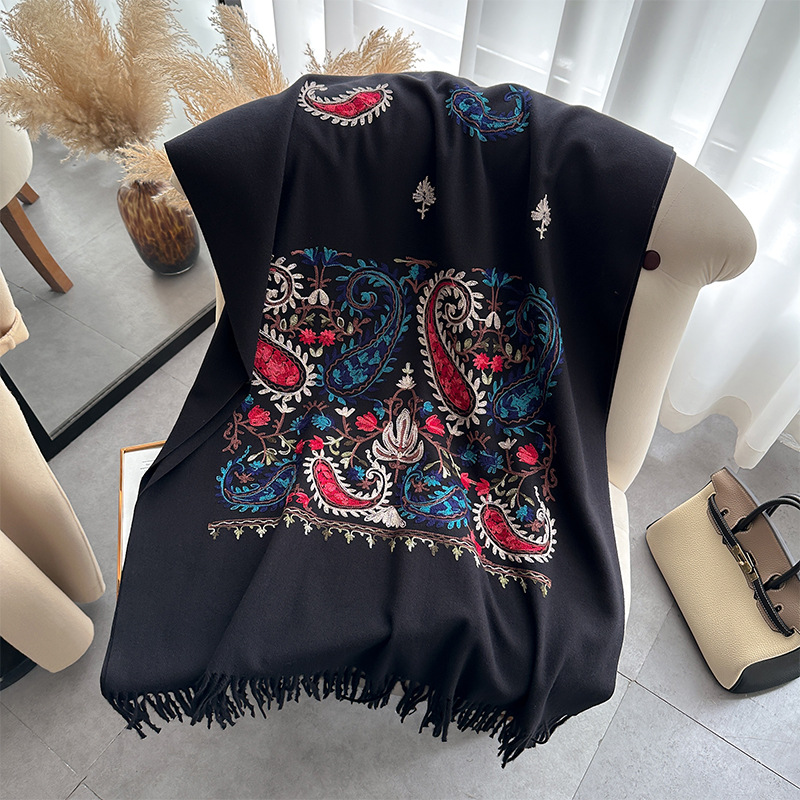 Nacionalidad viento bordado bufandas 2024 nuevo caju impresión retro imitación de cashmere grueso calentamiento larga camisa chal para mujeres image 9