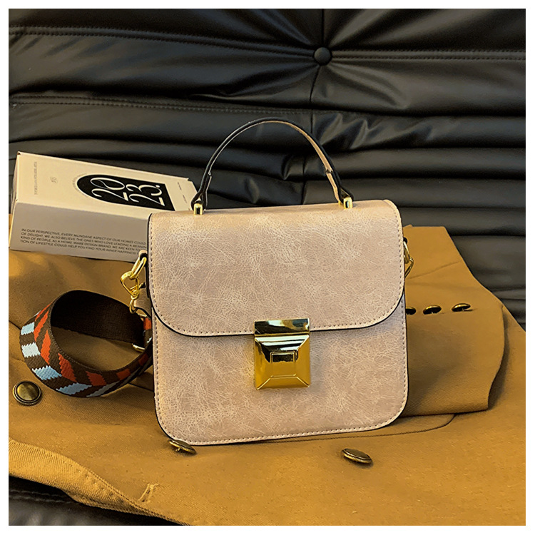 Women's Medium Pu Leather Marble Classic Style Lock Clasp Handbag display picture 12