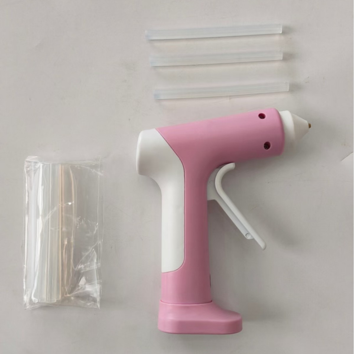 Fabricante al por mayor pegamento rápido 7mm barra de pegamento hecha a mano accesorios de joyería 20W inalámbrico litio pistola de fusión en caliente