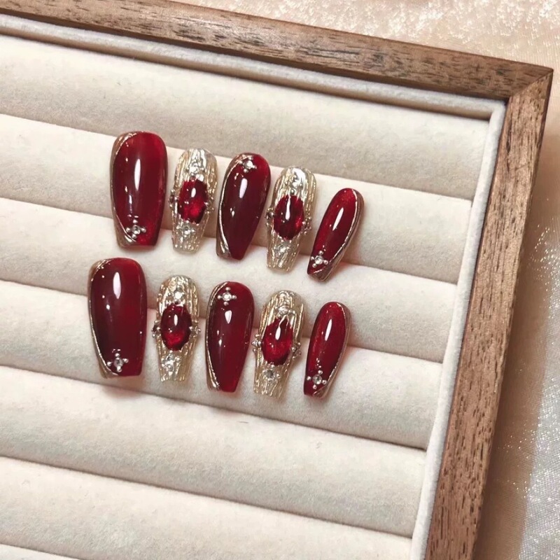 Red Buccellati Finished Nail Polish Wholesale Retro Versatile Accessible Luxury Classic Handmade Wearable Nails Fake Nail Stickers Red Buccellati Finished Nail Polish Wholesale Retro Versatile Accessible Luxury Classic Handmade Wearable Nails Fake Nail Stickers
