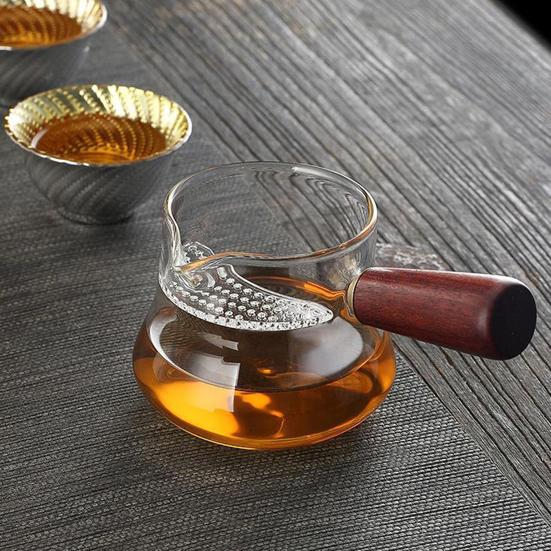 Wooden handle crescent-shaped tea divider, solid wood side handle, thickened heat-resistant glass crescent-shaped ladle