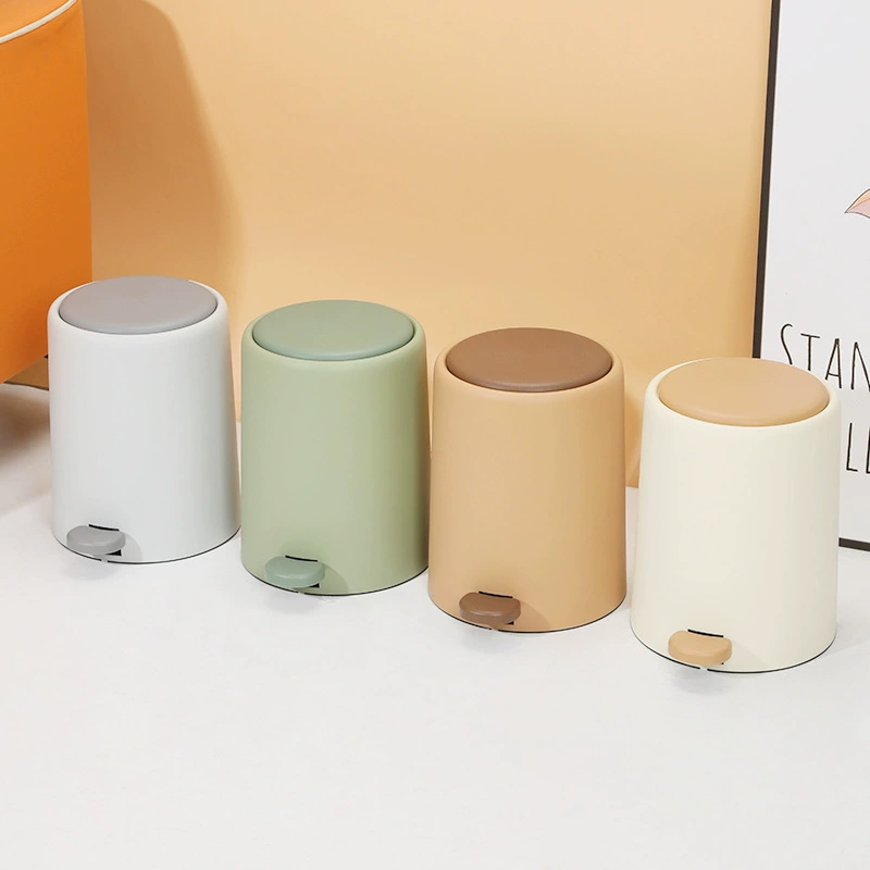 Мусорное ведро Yongsheng 2025 в стиле лёгкой роскоши, с педальным управлением, из пластика под кожу, милый и креативный дизайн для спальни, с крышкой, для домашнего использования, высокая эстетическая ценность, оптом.