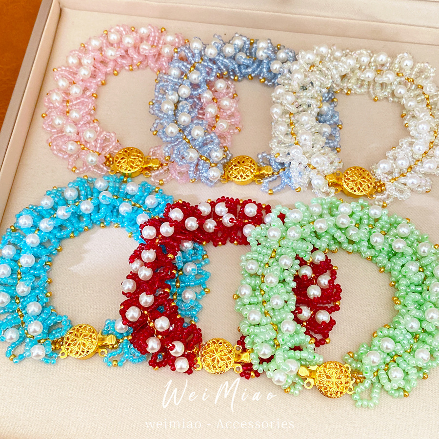 Accesorios de vacaciones pulseras de perlas ligeras de lujo nicho pulseras de alto nivel personalidad temperamento de moda joyas al por mayor
