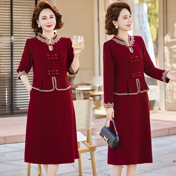 Mom's Autumn Chinese Style Long-Sleeved Dress 2025 New Middle-Aged and Elderly Feminine Wedding Banquet Dress Fake Two-Piece Long Dress
