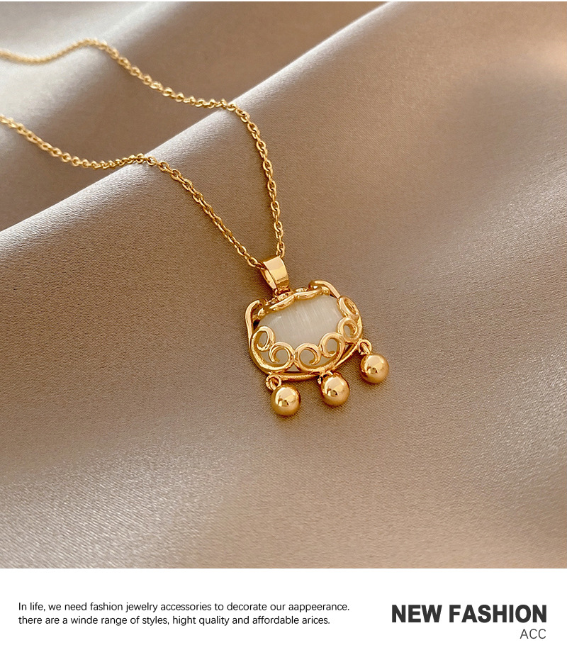 Fashion Personality Titanium Steel Necklace Design Safe Lock Zircon Pendant Temperament Trend Clavicle Chainpicture6