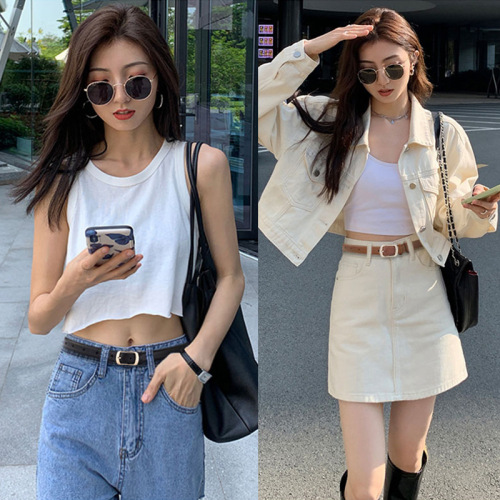 Stylish women's genuine leather belt—versatile, trendy, and exuding premium quality—perfect for pairing with denim. New minimalist design with elegant black accents to elevate your look.