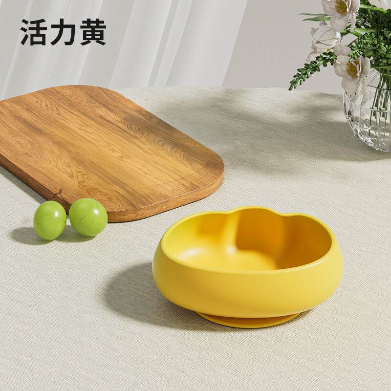 선명한 노란색