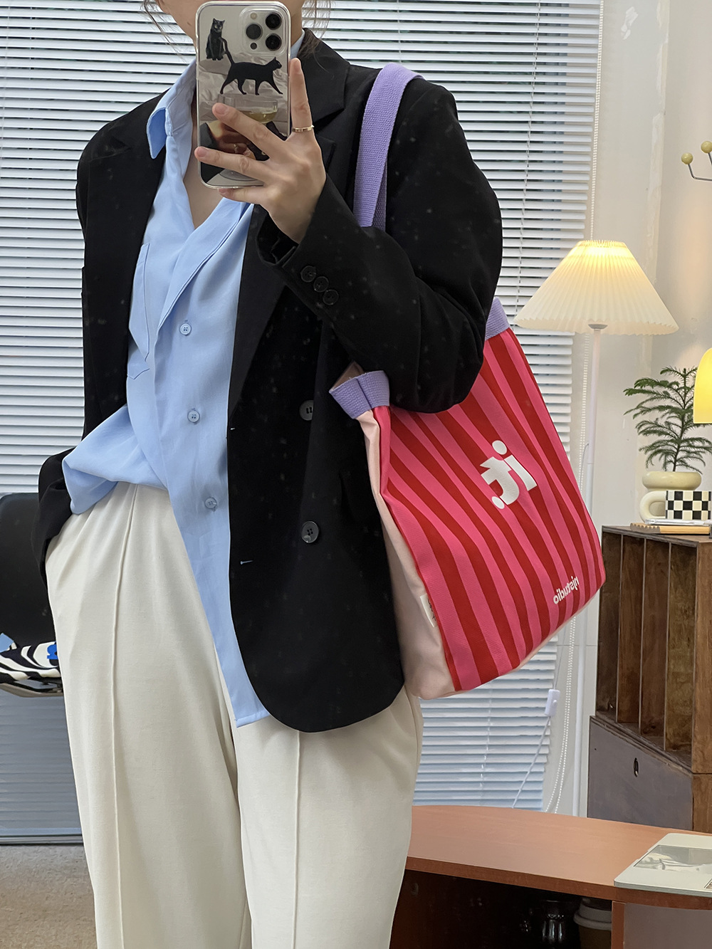 Frau Mittel Segeltuch Brief Streifen Unternehmen Quadrat Offen Schultertasche display picture 12