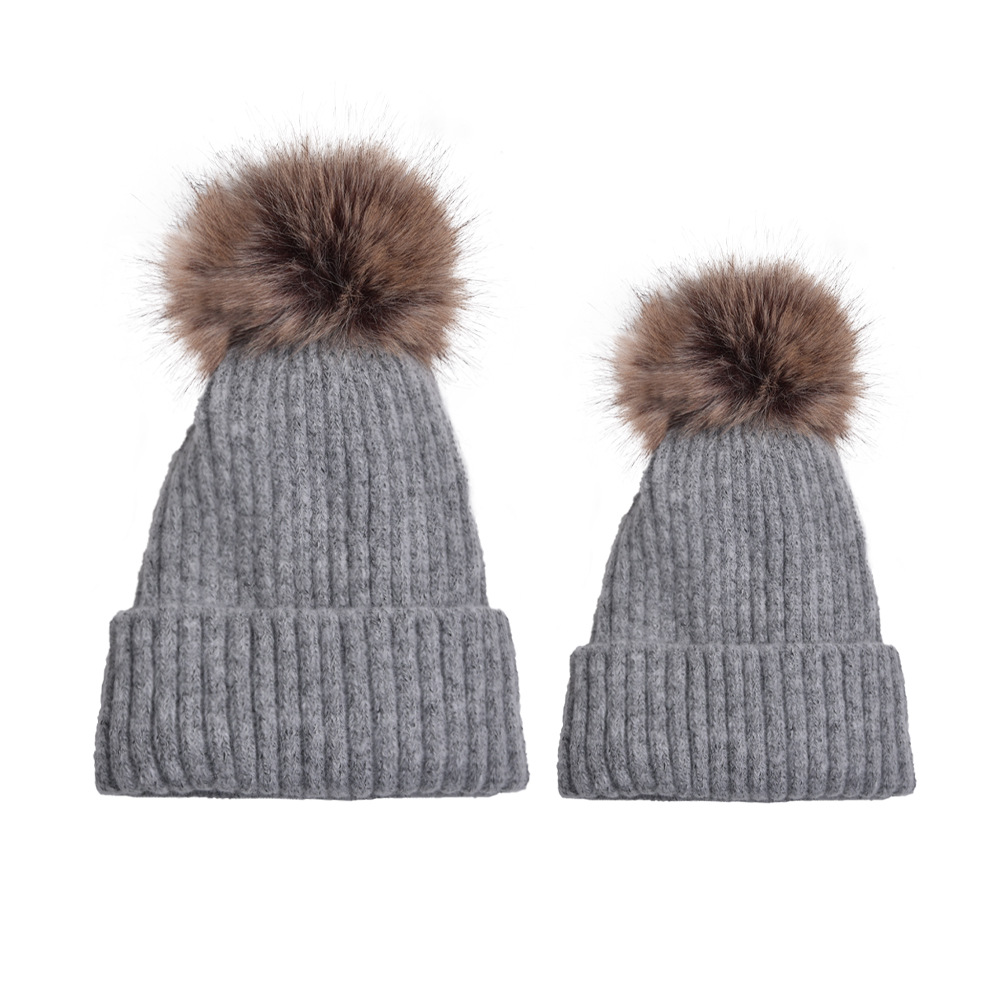 Women's Basic Simple Style Solid Color Pom Poms Eaveless Wool Cap display picture 2