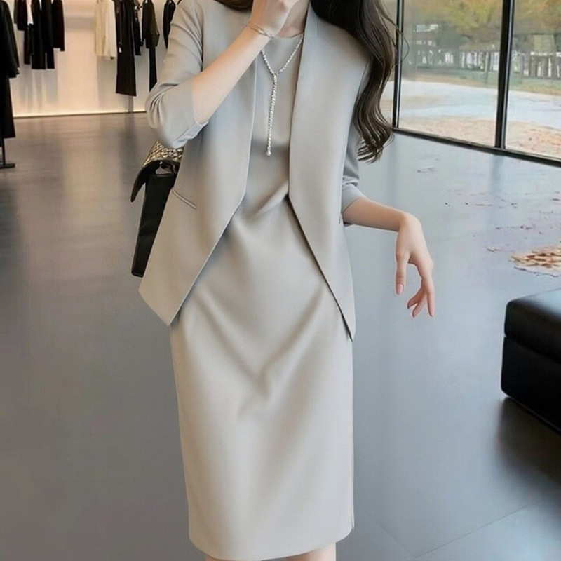 Summer's hottest new product: a sophisticated and elegant gray suit dress set for important occasions with a touch of luxury Summer's hottest new product: a sophisticated and elegant gray suit dress set for important occasions with a touch of luxury