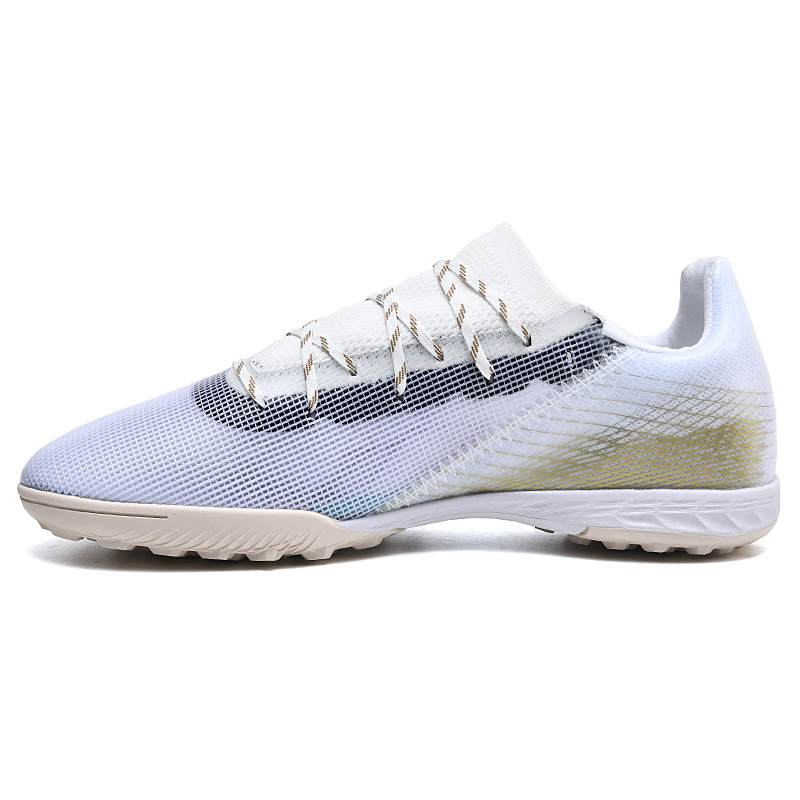 Transfronterizo nuevos zapatos de fútbol hombres y mujeres antideslizante cómodo más tamaño deportes bajo-top roto uñas de hierba zapatos de fútbol