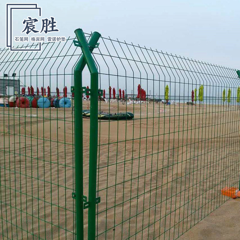 双边丝护栏网 养殖圈地围墙护栏 高速公路低碳钢丝护栏网现货