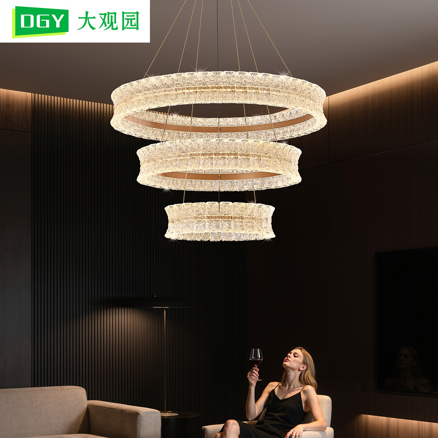 Lámpara de la sala de estar italiana lujosa y alta atmósfera moderna nuevo espectro completo dormitorio comedor Zhongshan lámparas 055L